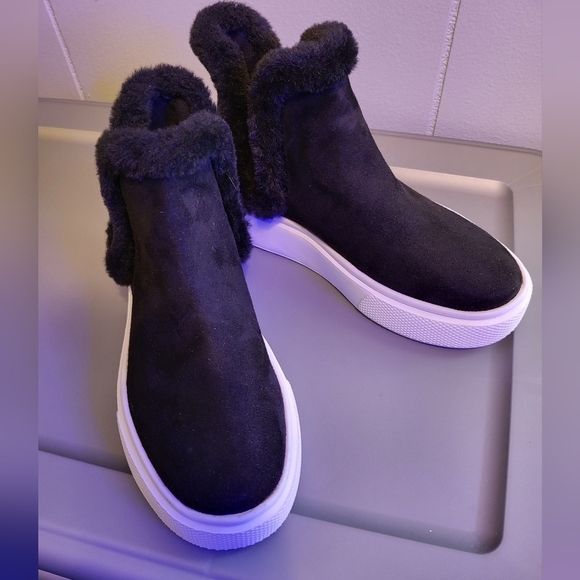 NWT Nine West Chelsea 7 Faux Fur comfortable boots - Picture 2 of 12